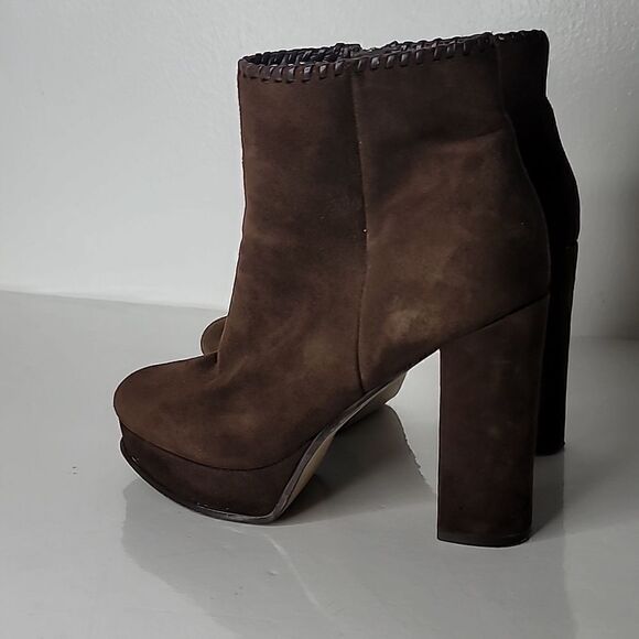 Marc Fisher Natasia Brown Suede Platform Boots. - Picture 11 of 13